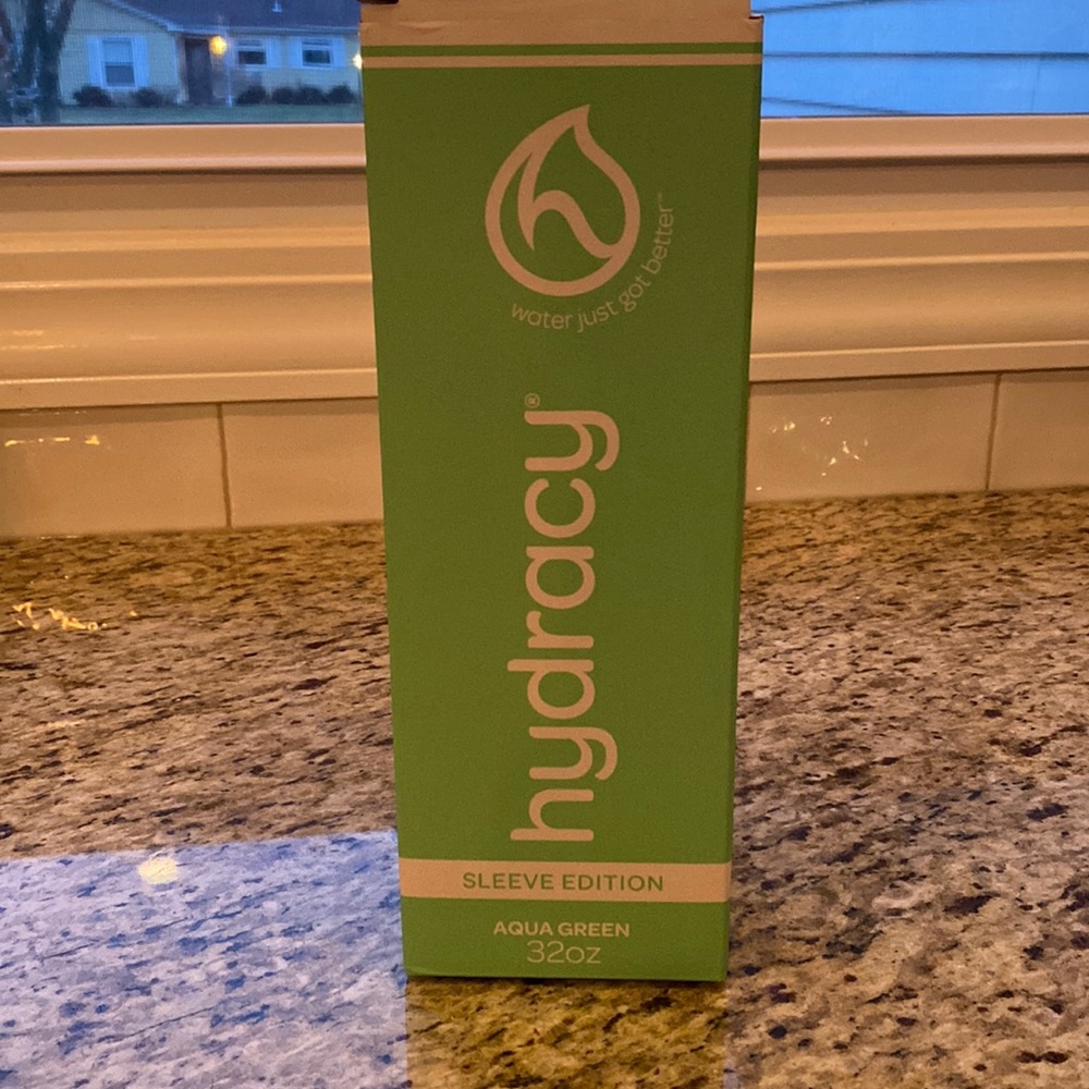Hydracy 32 oz water infuser bottle